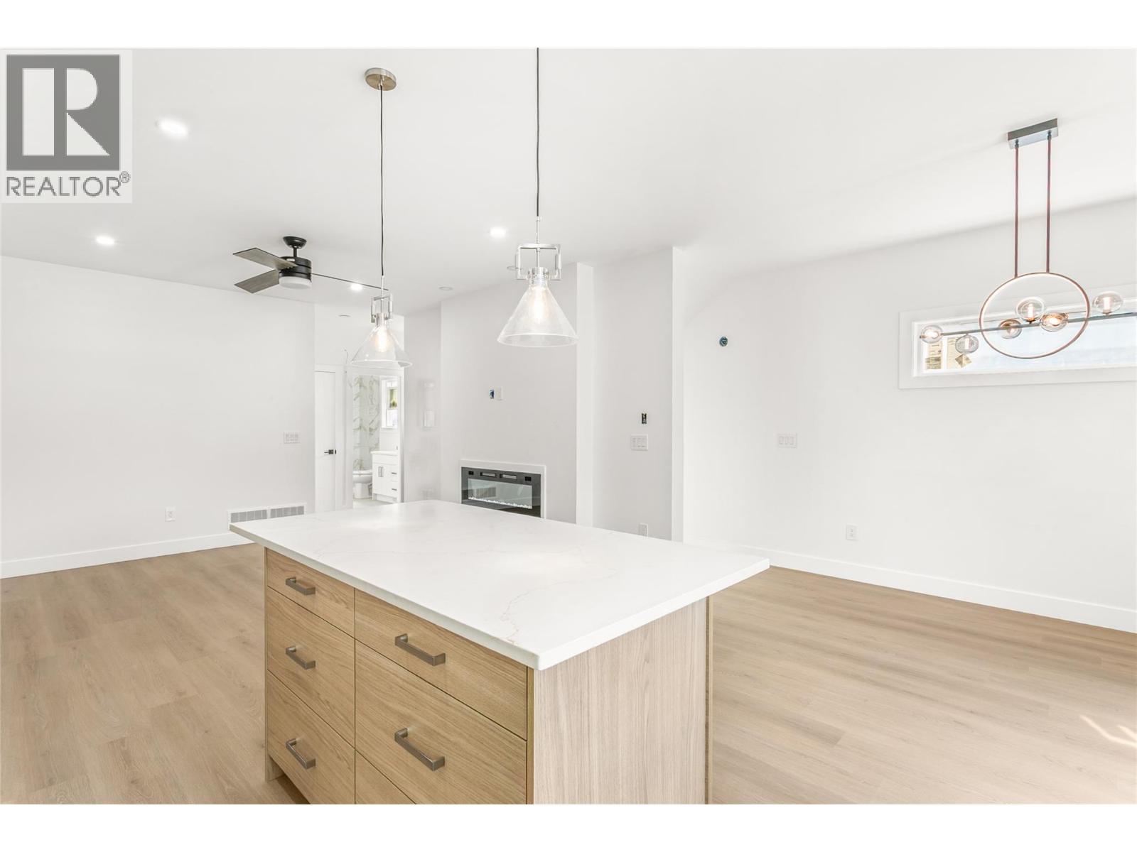  2709 Hewl Road, West Kelowna