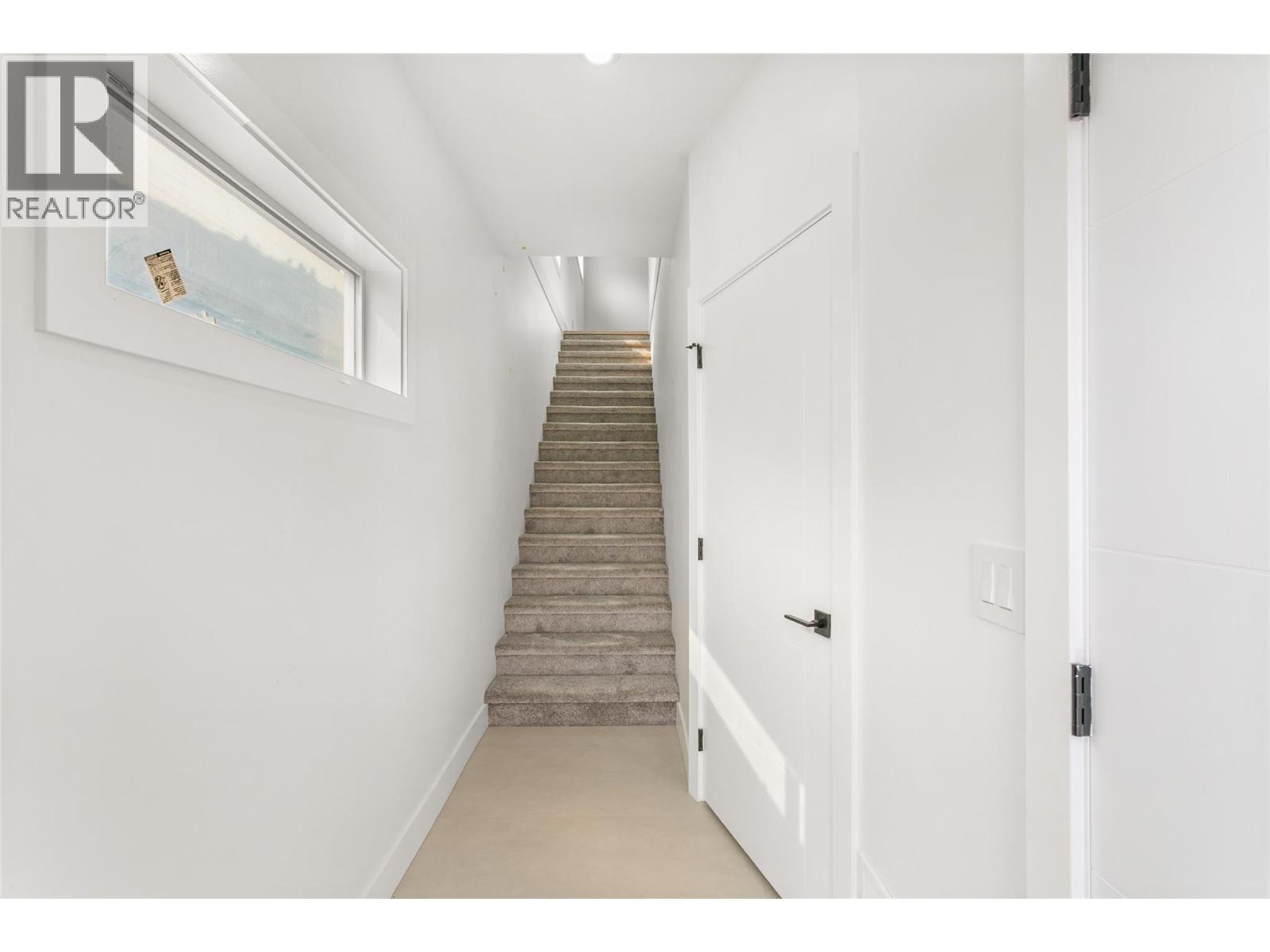  2709 Hewl Road, West Kelowna