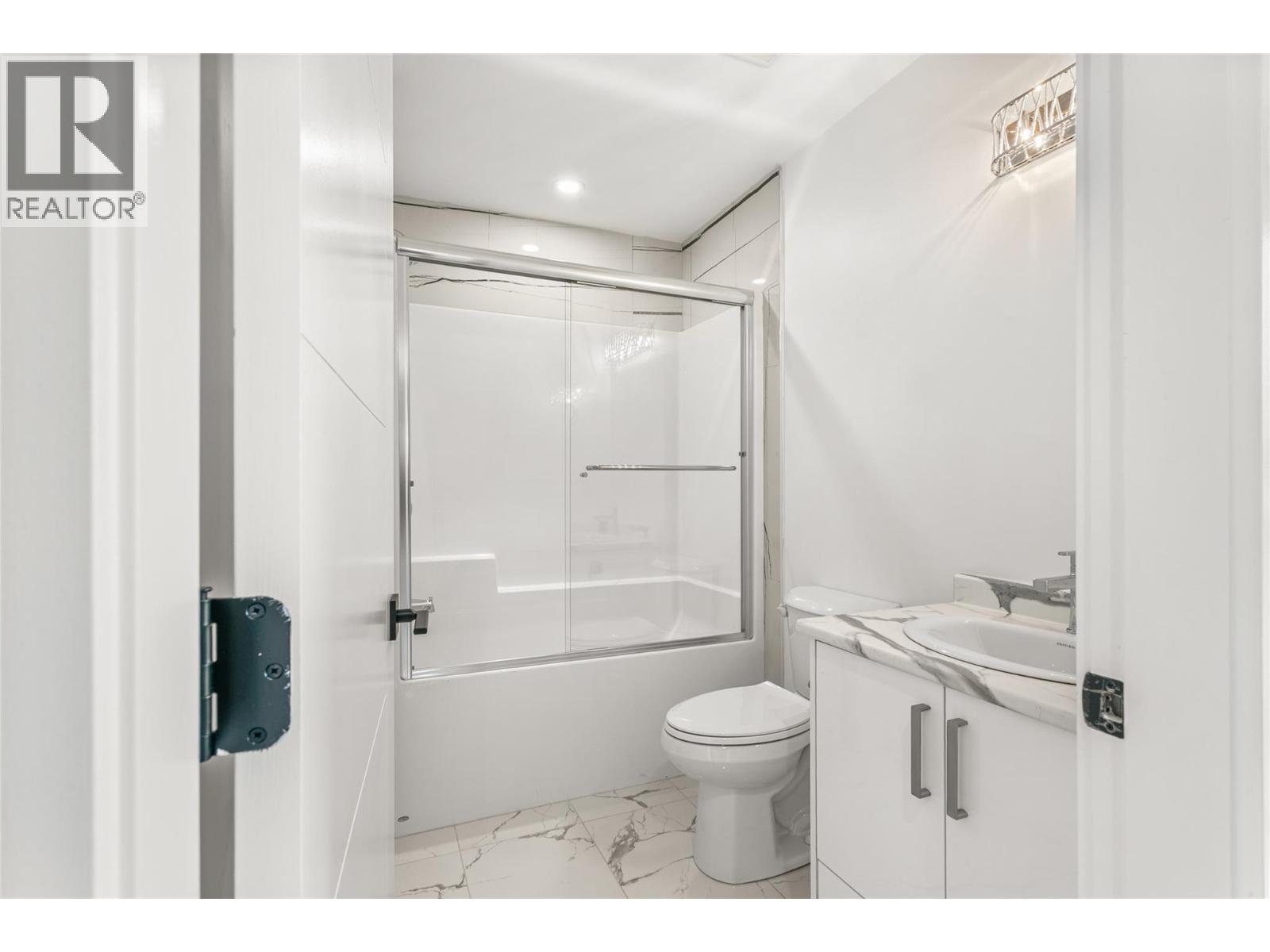  2709 Hewl Road, West Kelowna
