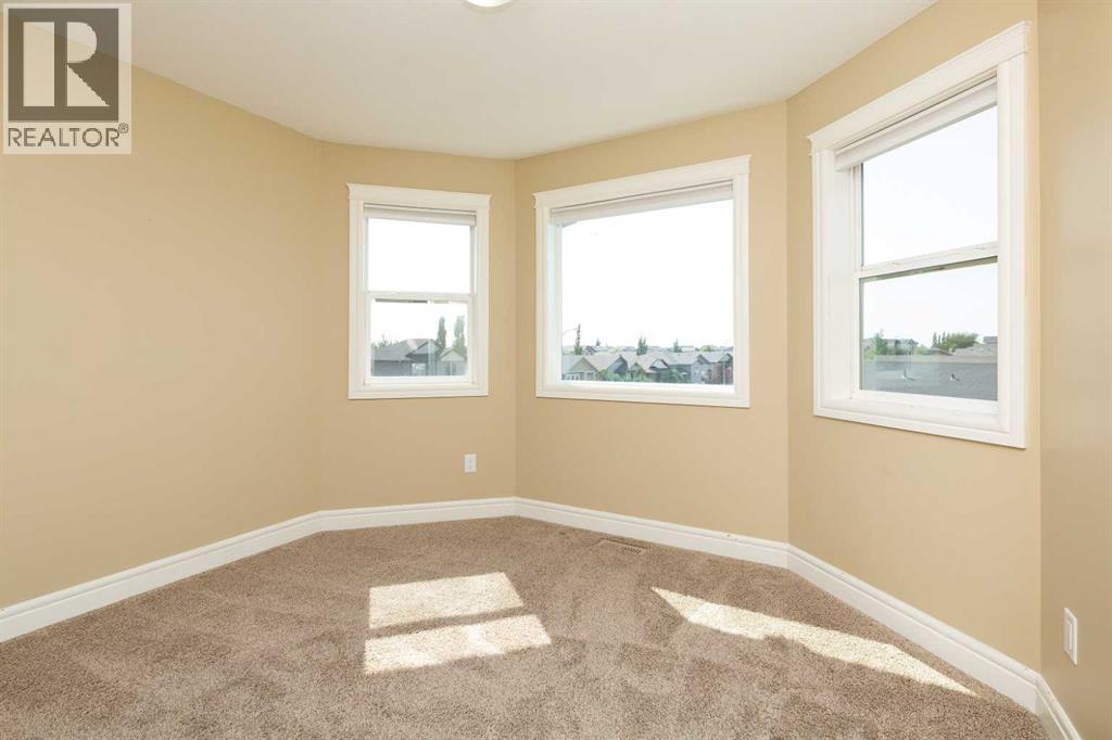 Single Family House for Sale in  Mt Sundance Manor W Sunridge Lethbridge 