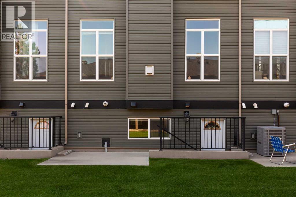 Single Family House for Sale in  Mt Sundance Manor W Sunridge Lethbridge 