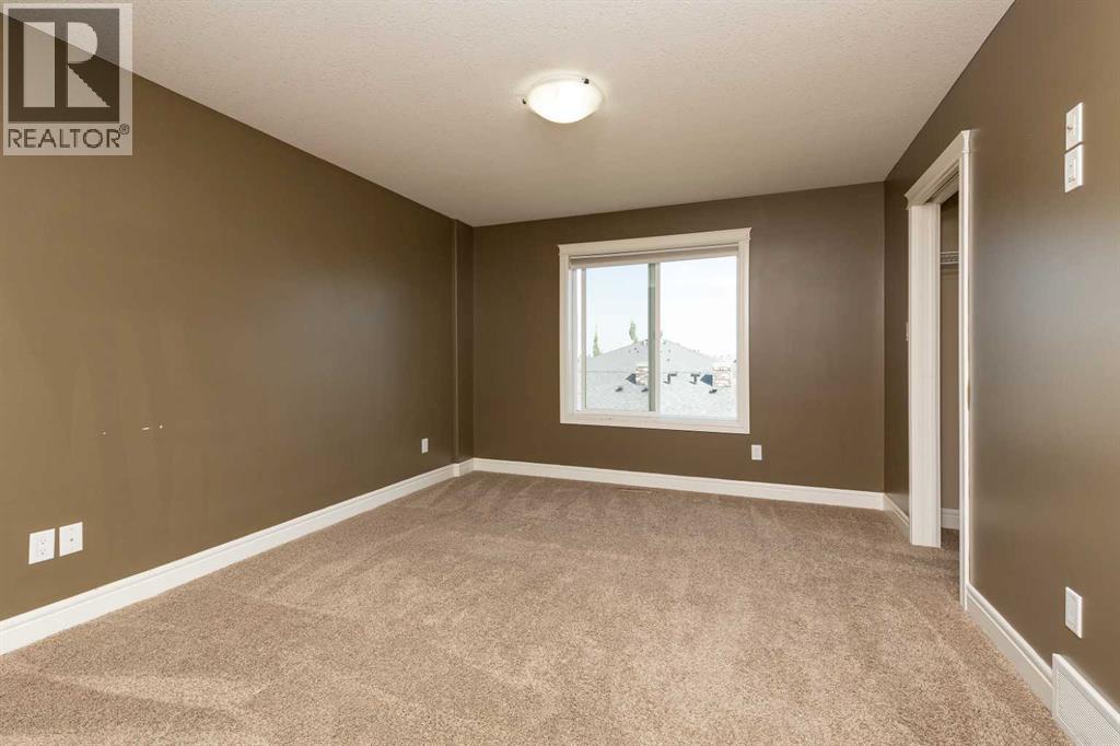 Single Family House for Sale in  Mt Sundance Manor W Sunridge Lethbridge 