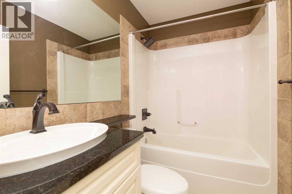 Single Family House for Sale in  Mt Sundance Manor W Sunridge Lethbridge 
