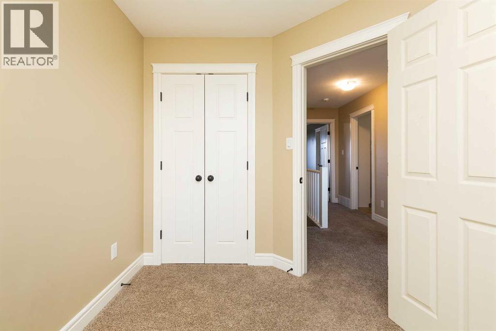 Single Family House for Sale in  Mt Sundance Manor W Sunridge Lethbridge 