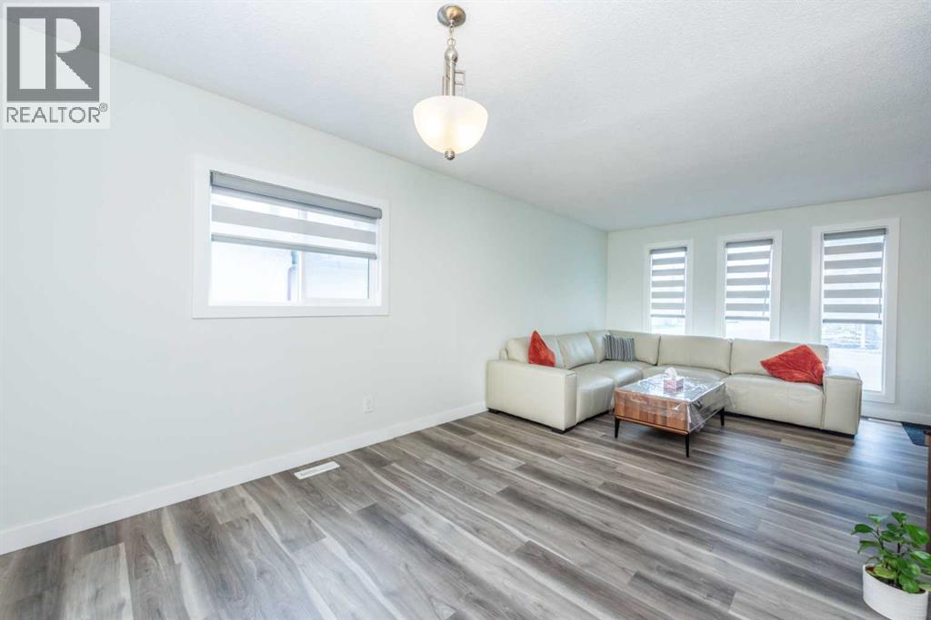 Single Family House Bungalow for Sale in  Temple Drive NE Temple Calgary 