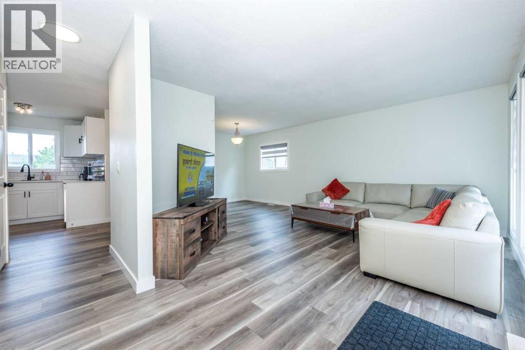 Single Family House Bungalow for Sale in  Temple Drive NE Temple Calgary 