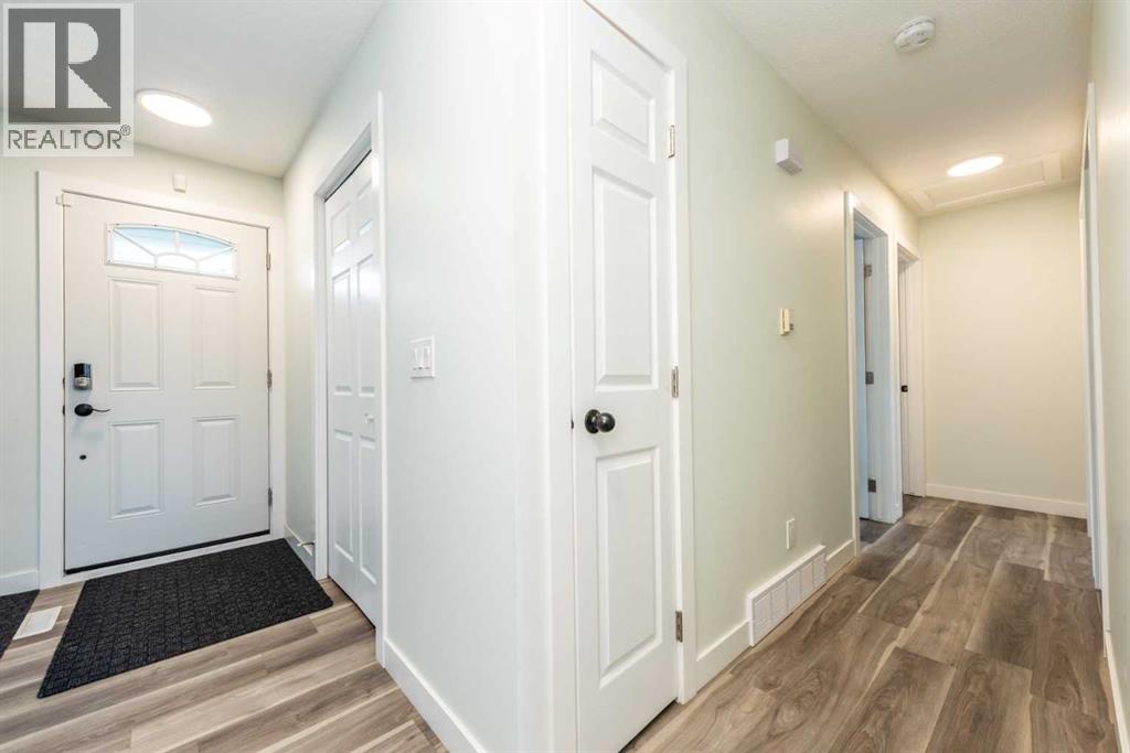 Single Family House Bungalow for Sale in  Temple Drive NE Temple Calgary 