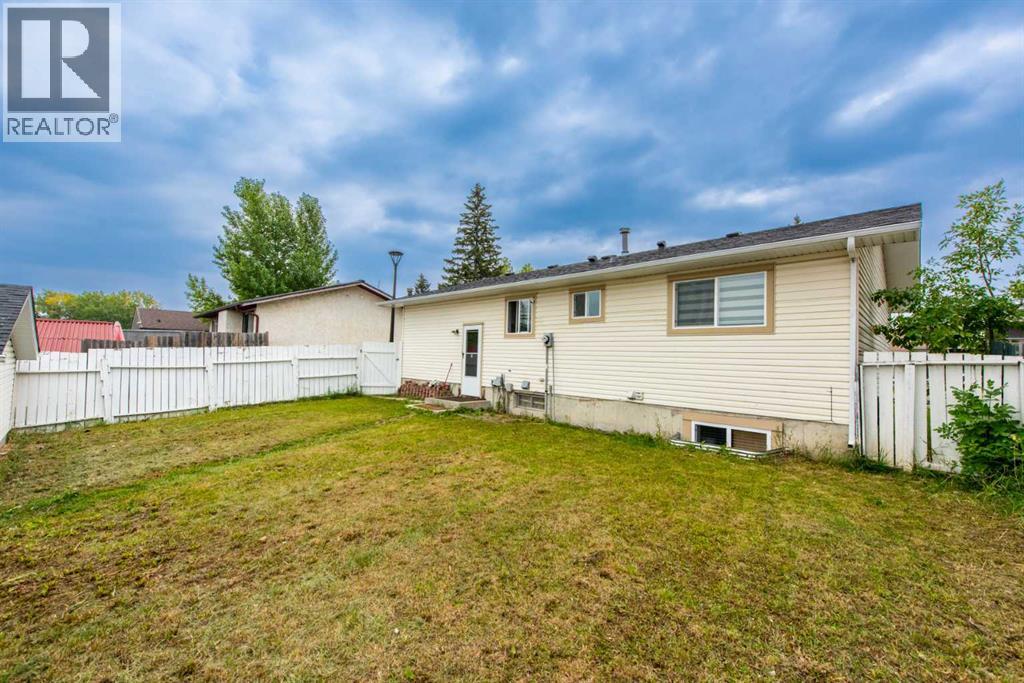 Single Family House Bungalow for Sale in  Temple Drive NE Temple Calgary 