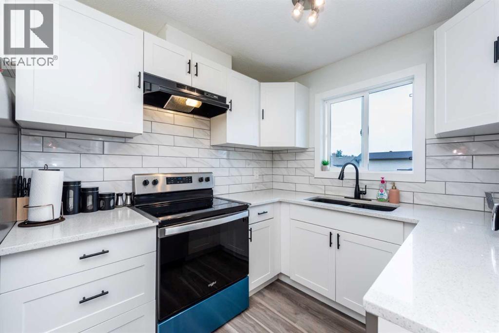 Single Family House Bungalow for Sale in  Temple Drive NE Temple Calgary 
