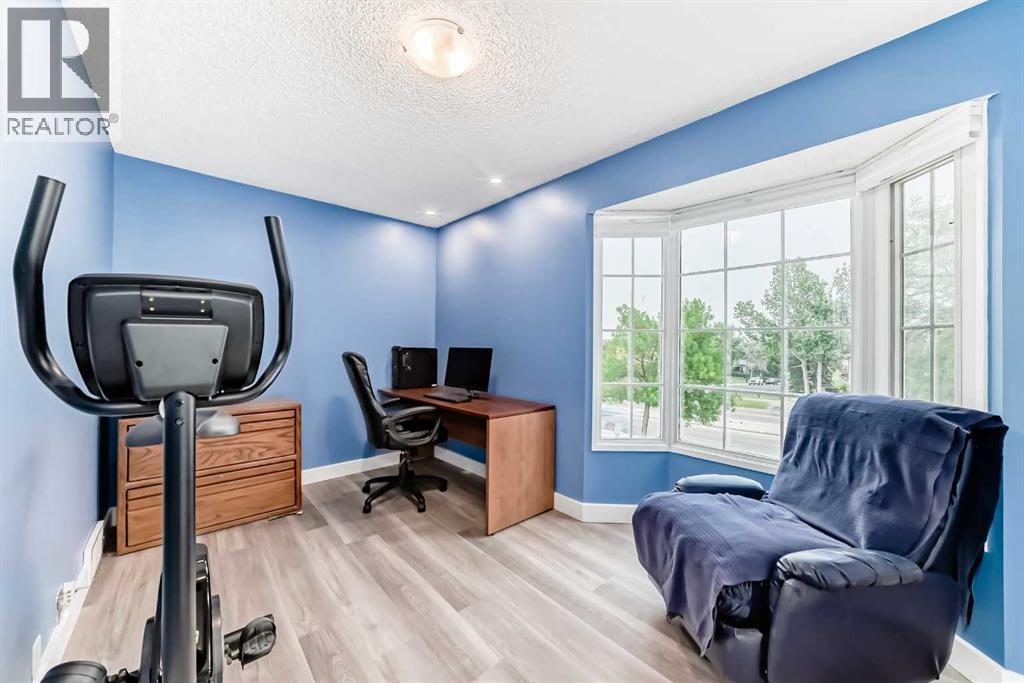 Single Family House for Sale in   Berwick Crescent NW Beddington Heights Calgary 