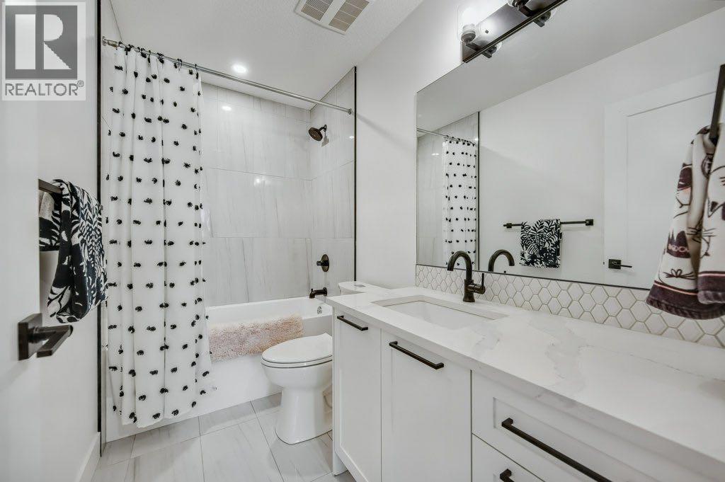Single Family House for Sale in   Street NE Winston Heights/Mountview Calgary 