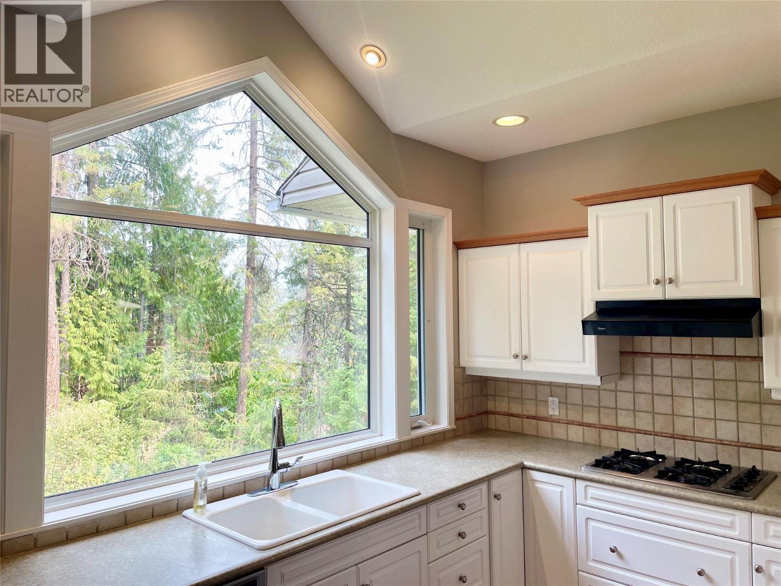 253 Chase Road, Christina Lake