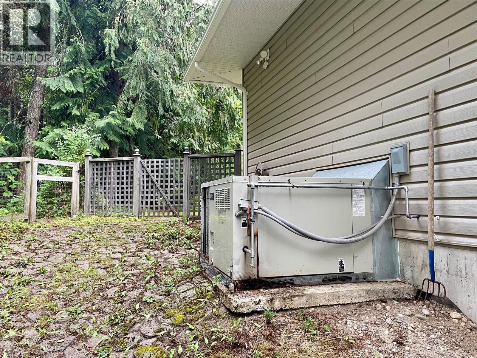 253 Chase Road, Christina Lake