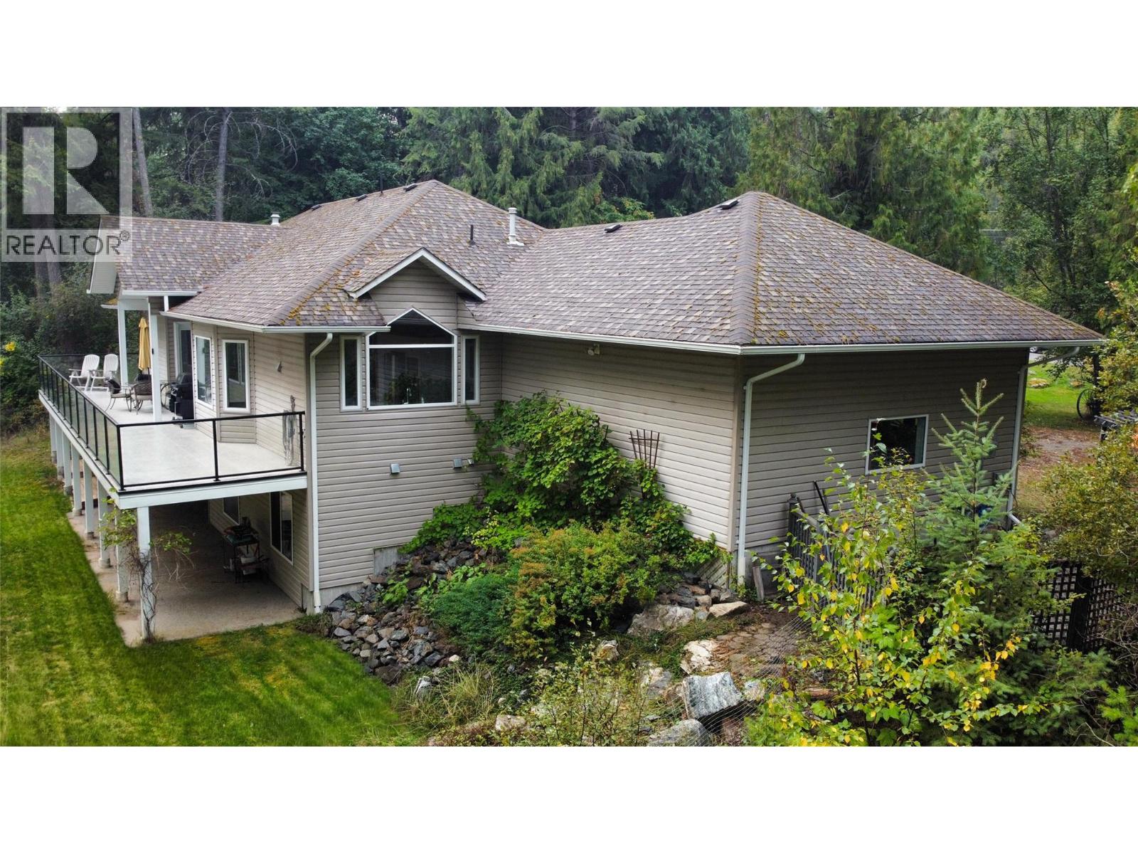 253 Chase Road, Christina Lake