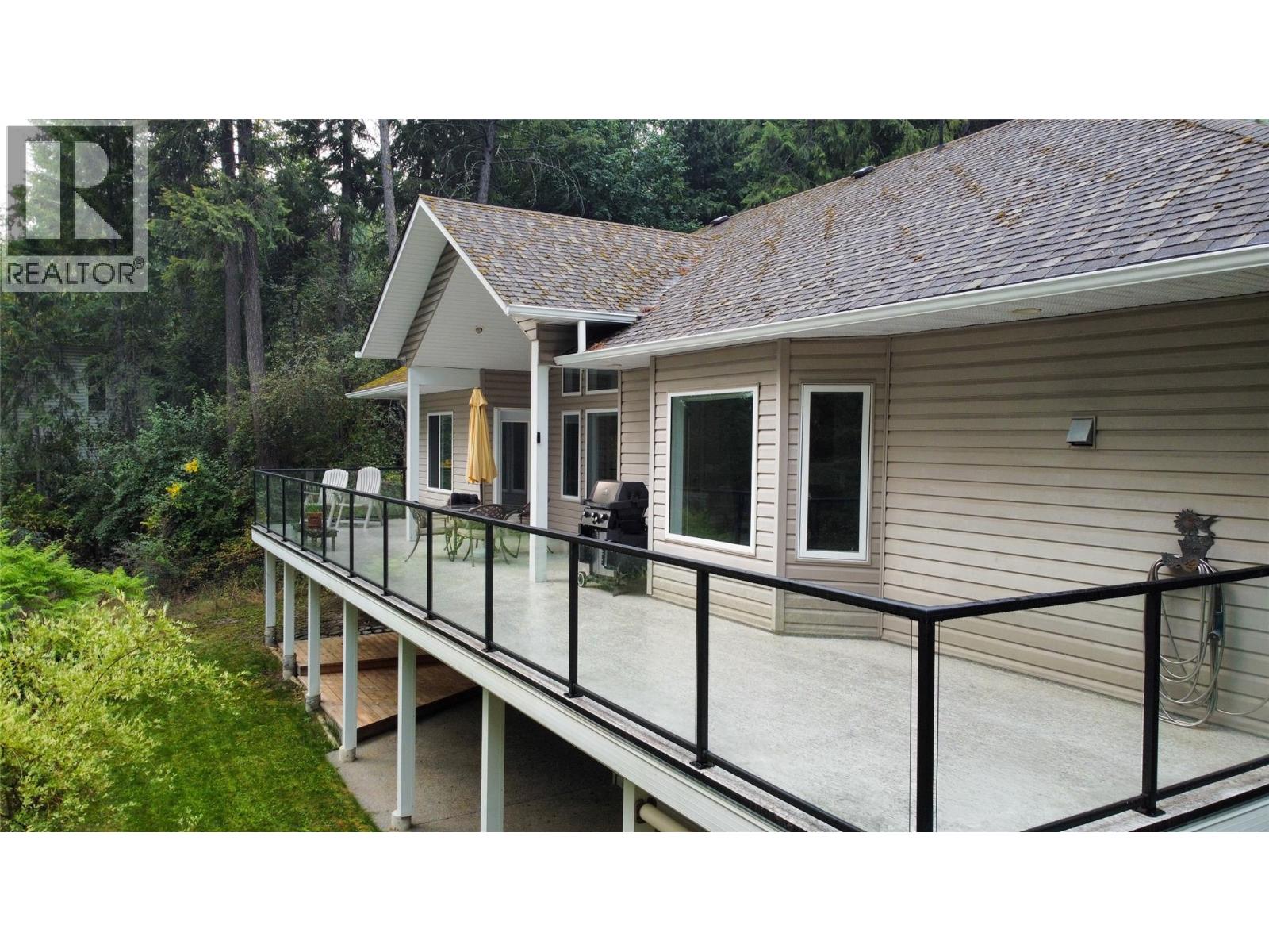 253 Chase Road, Christina Lake