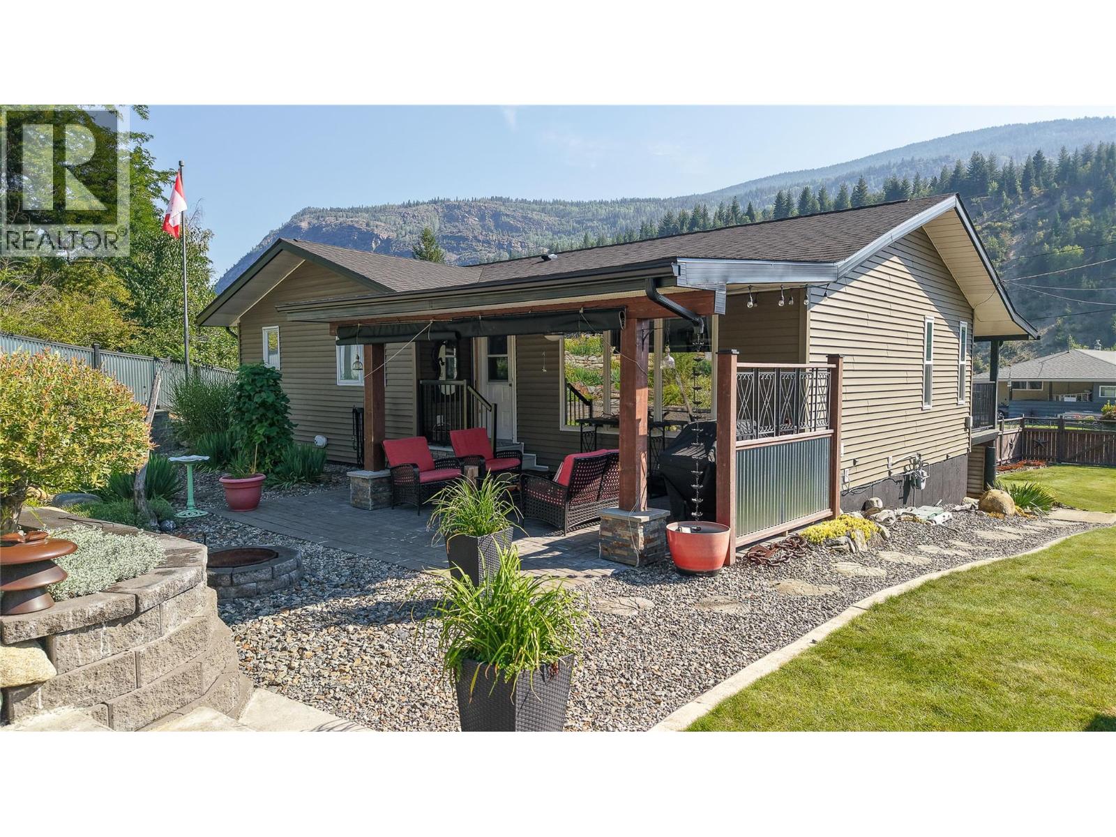 430 3RD Avenue, Trail