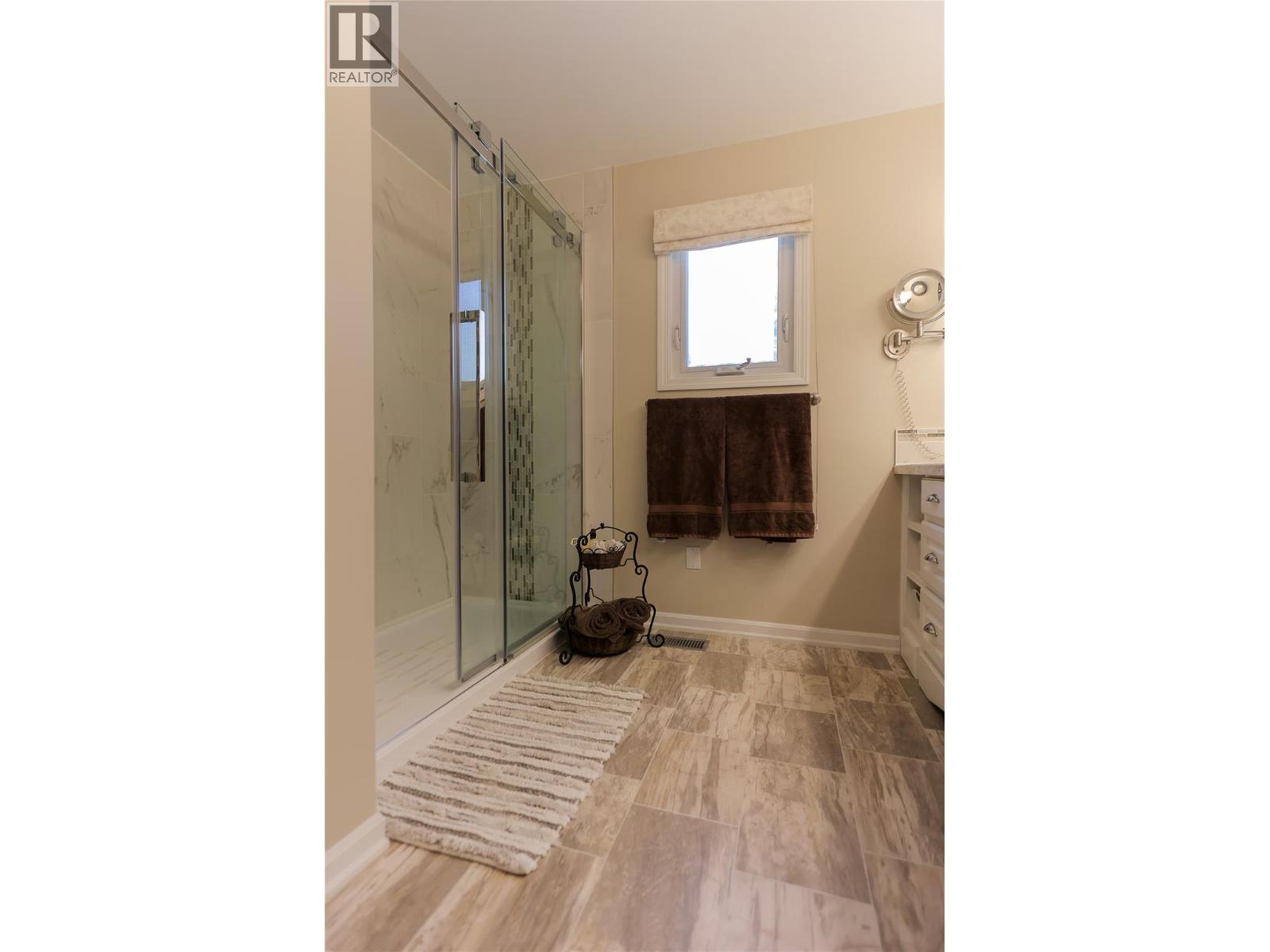 430 3RD Avenue, Trail