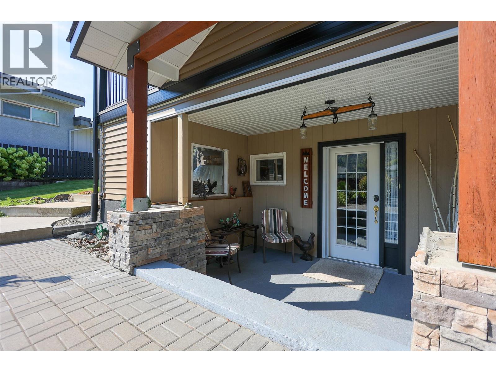 430 3RD Avenue, Trail
