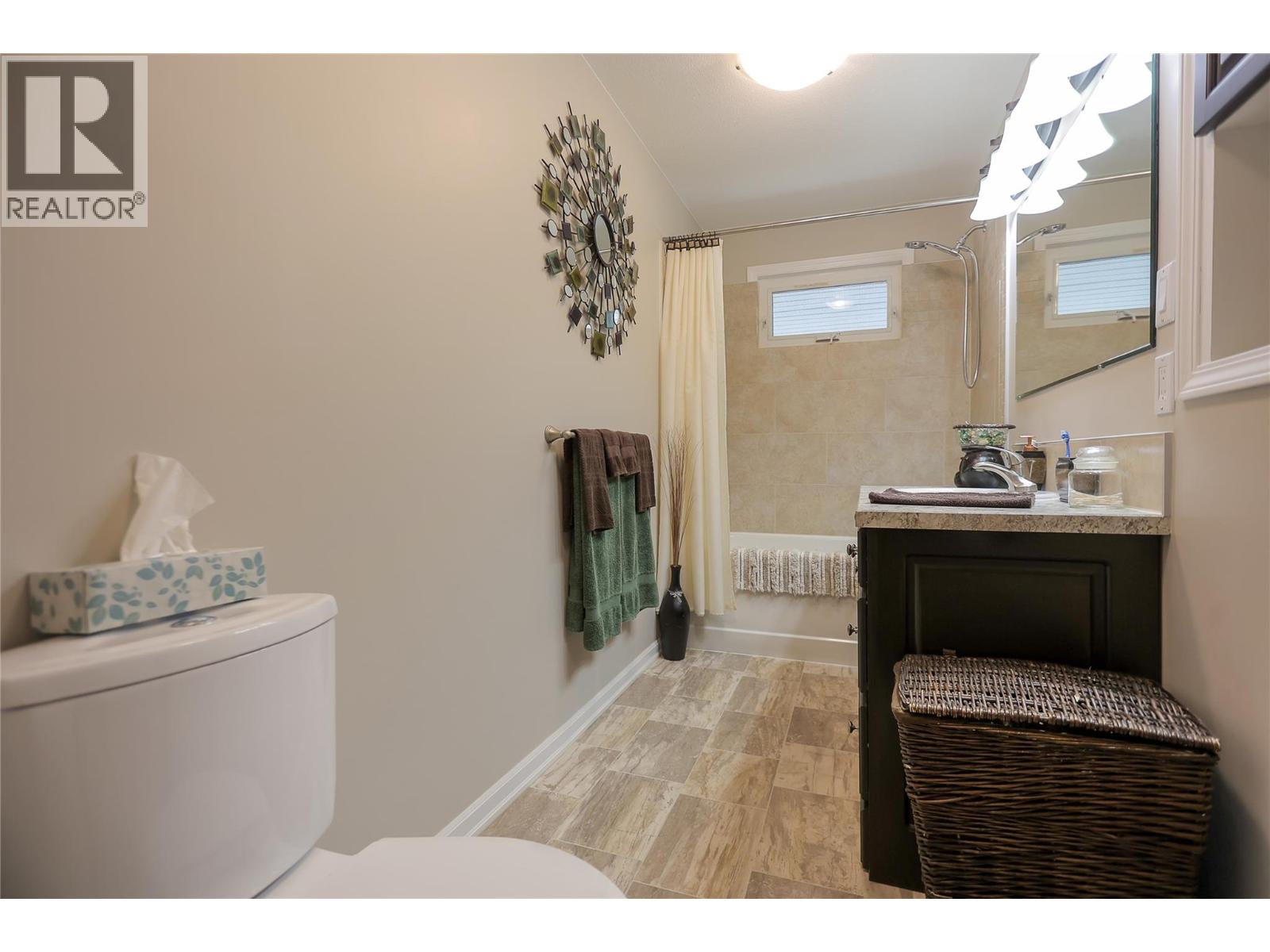 430 3RD Avenue, Trail