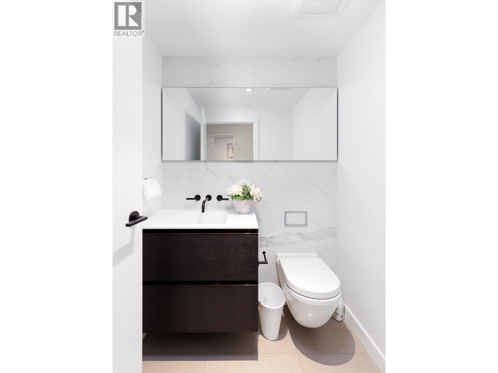 House in Vancouver - Image 35