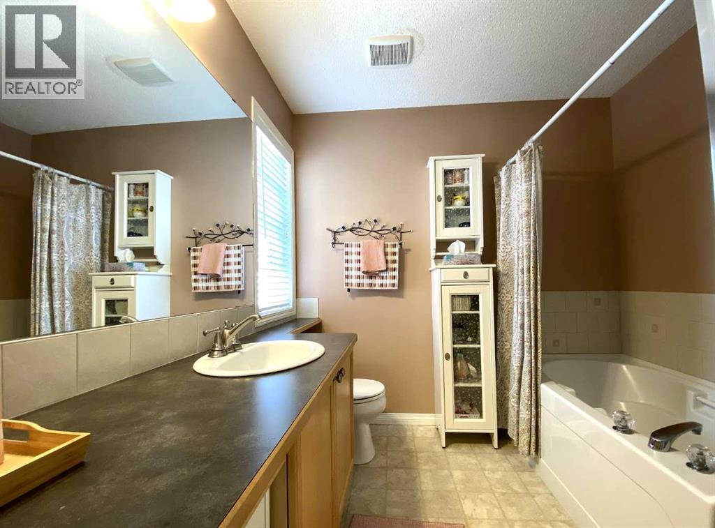 Single Family House for Sale in  Tuscany Springs Heights NW Tuscany Calgary 