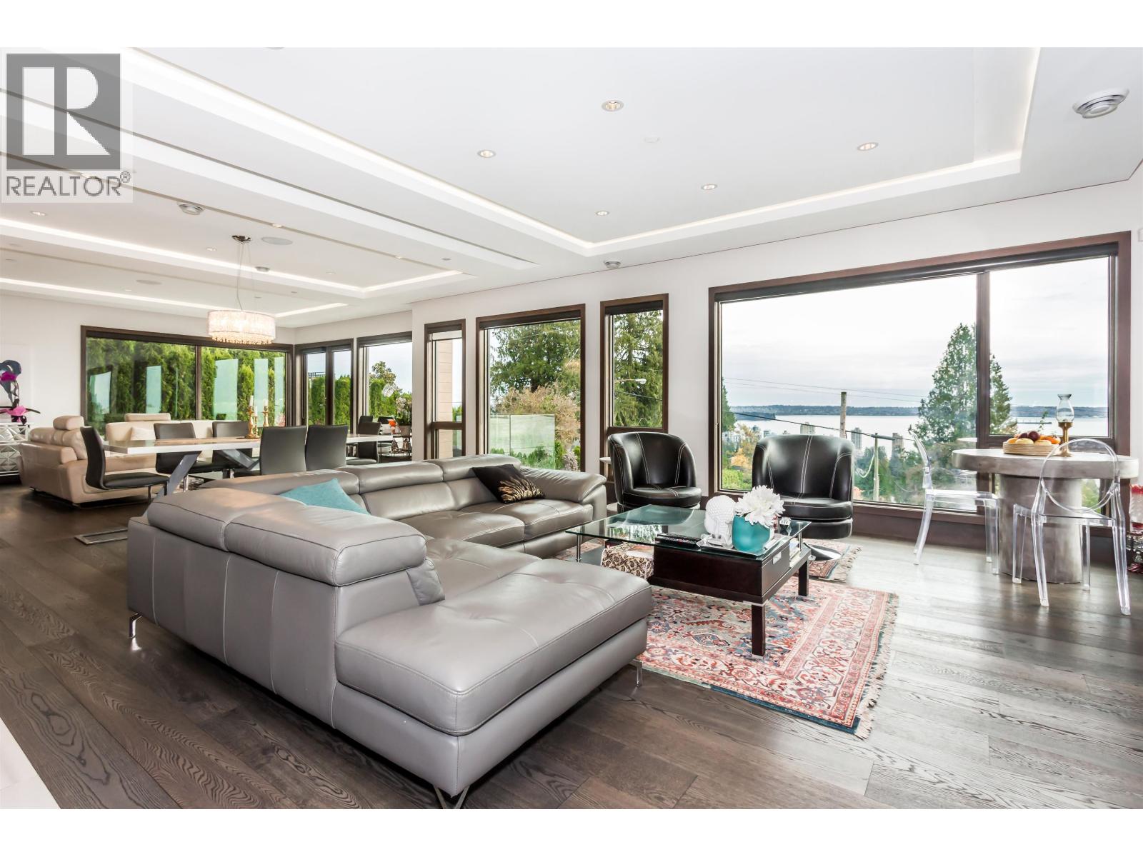 2301 OTTAWA AVENUE, West Vancouver