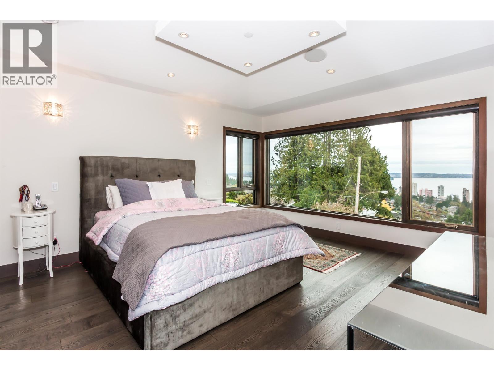 2301 OTTAWA AVENUE, West Vancouver
