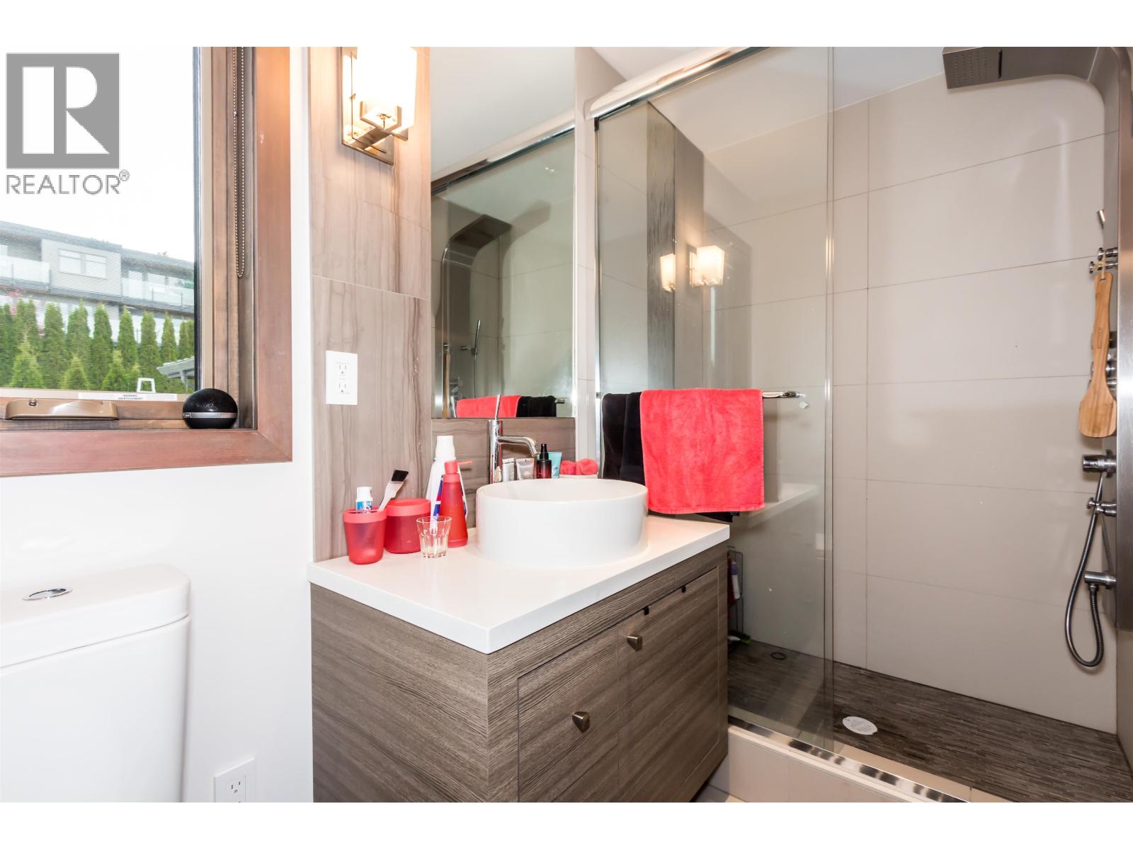 2301 OTTAWA AVENUE, West Vancouver