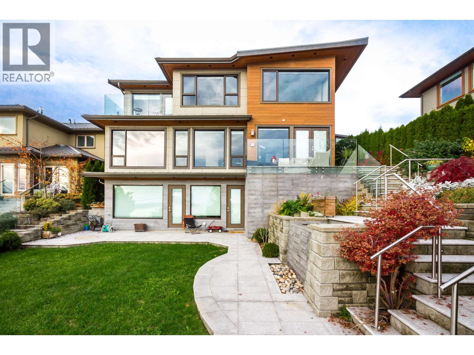 2301 OTTAWA AVENUE, West Vancouver