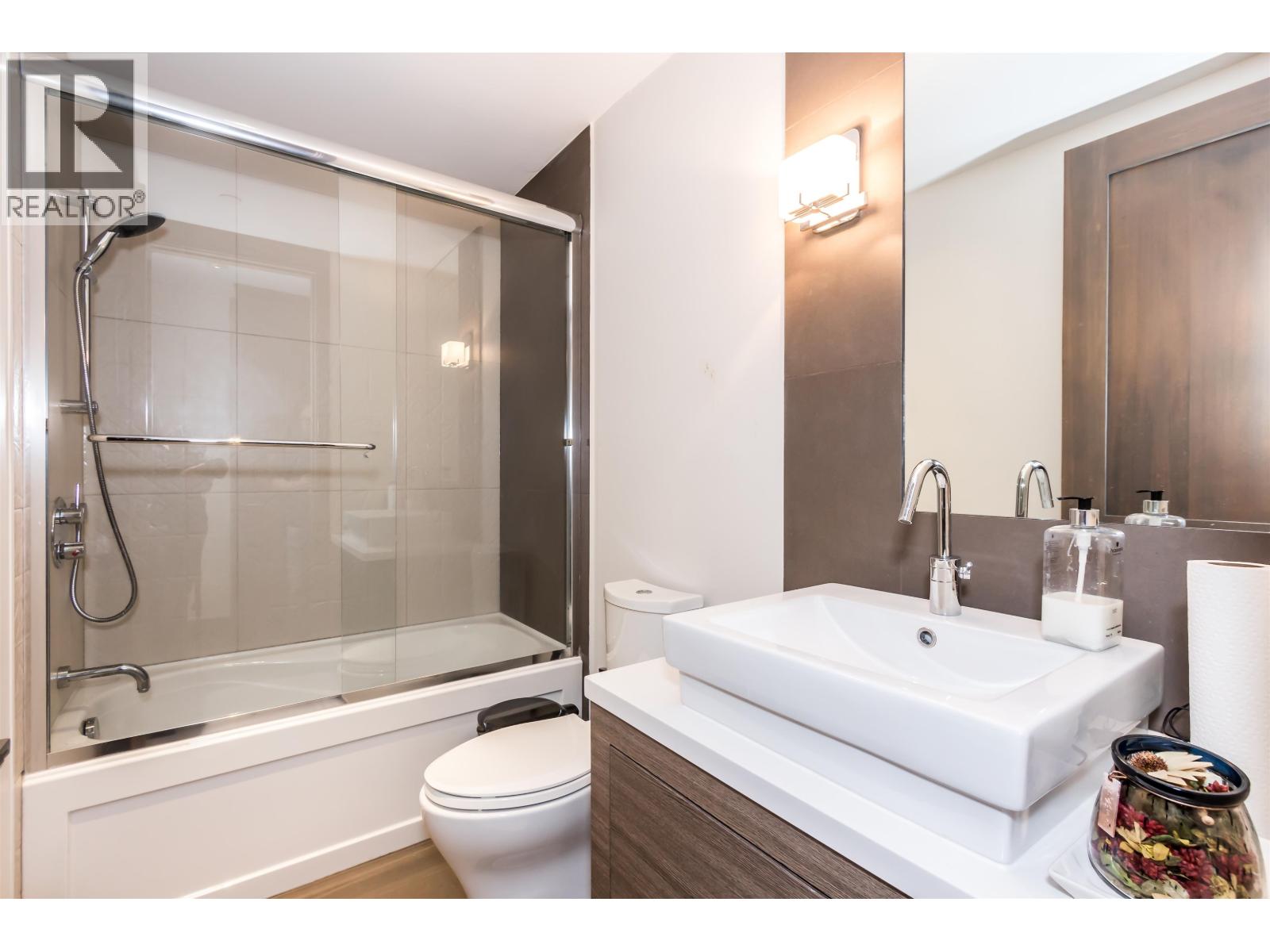 2301 OTTAWA AVENUE, West Vancouver