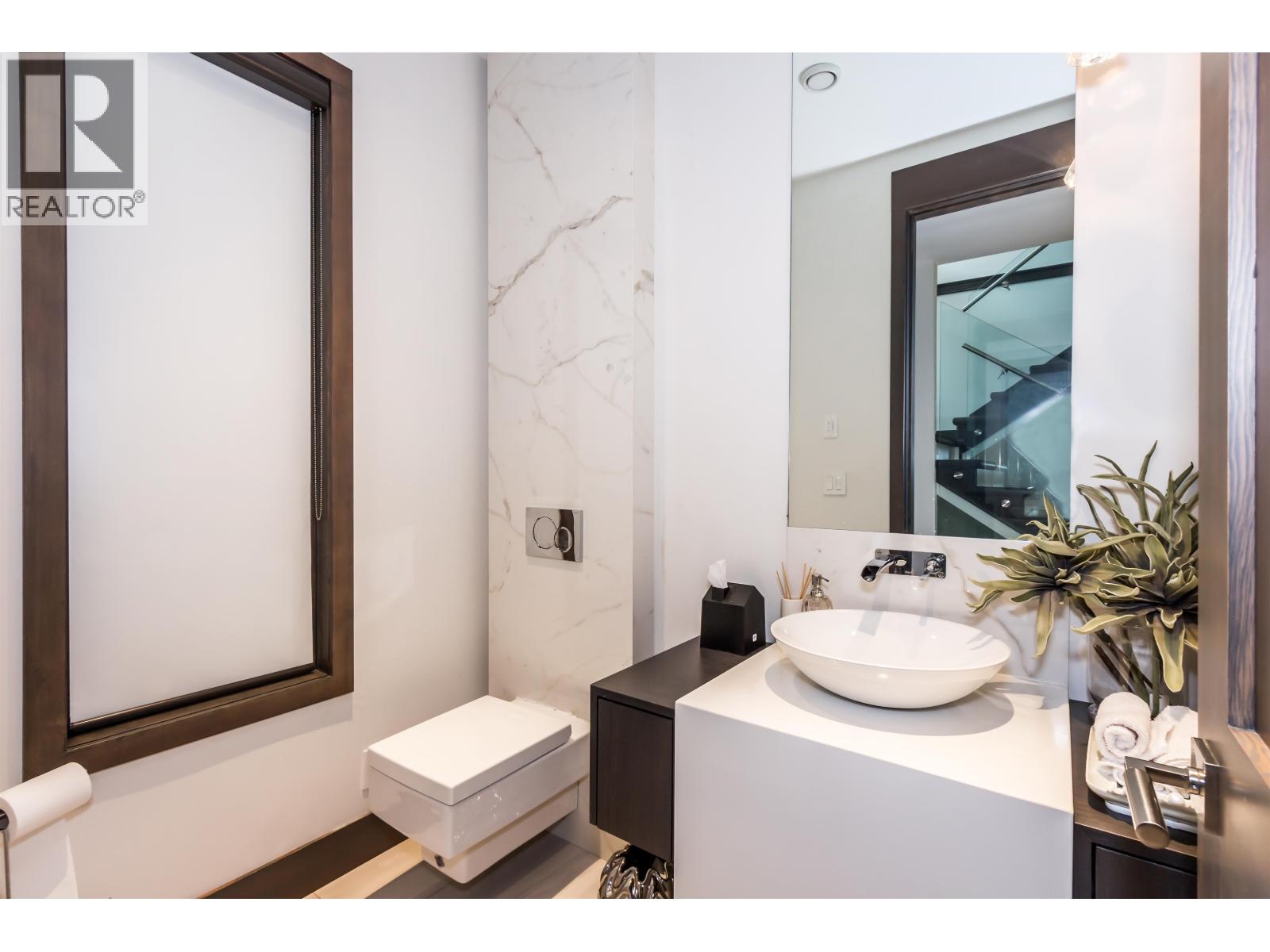 2301 OTTAWA AVENUE, West Vancouver