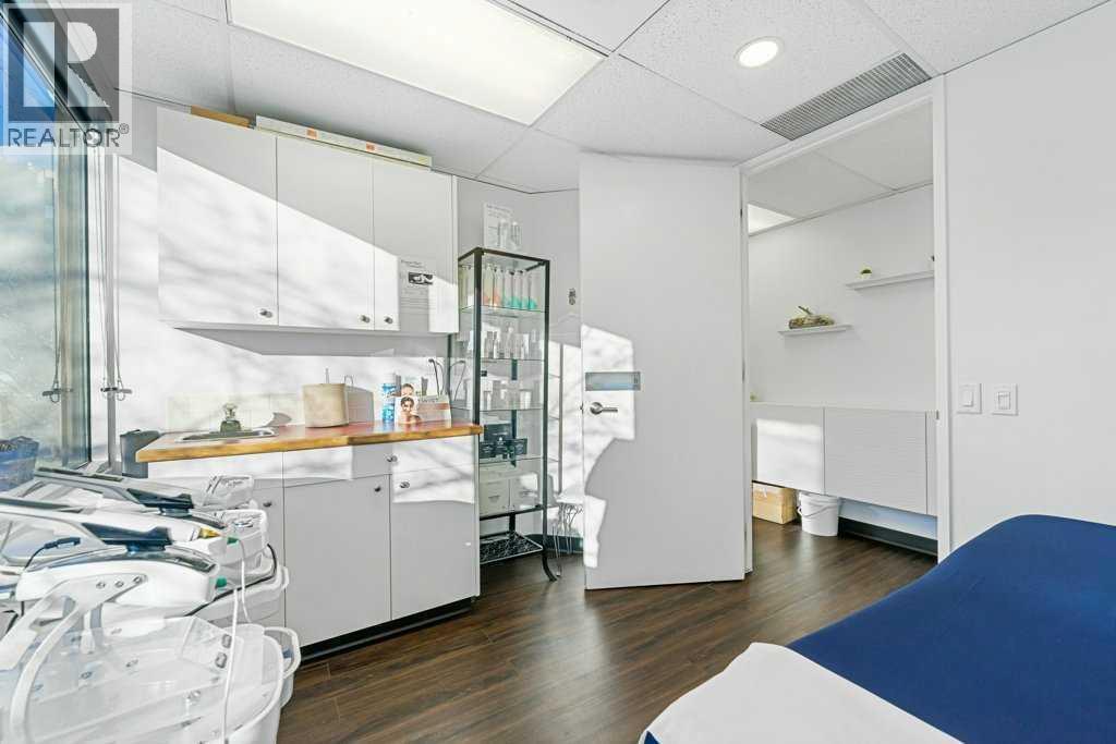 Business for Sale in    Avenue SW Mission Calgary 