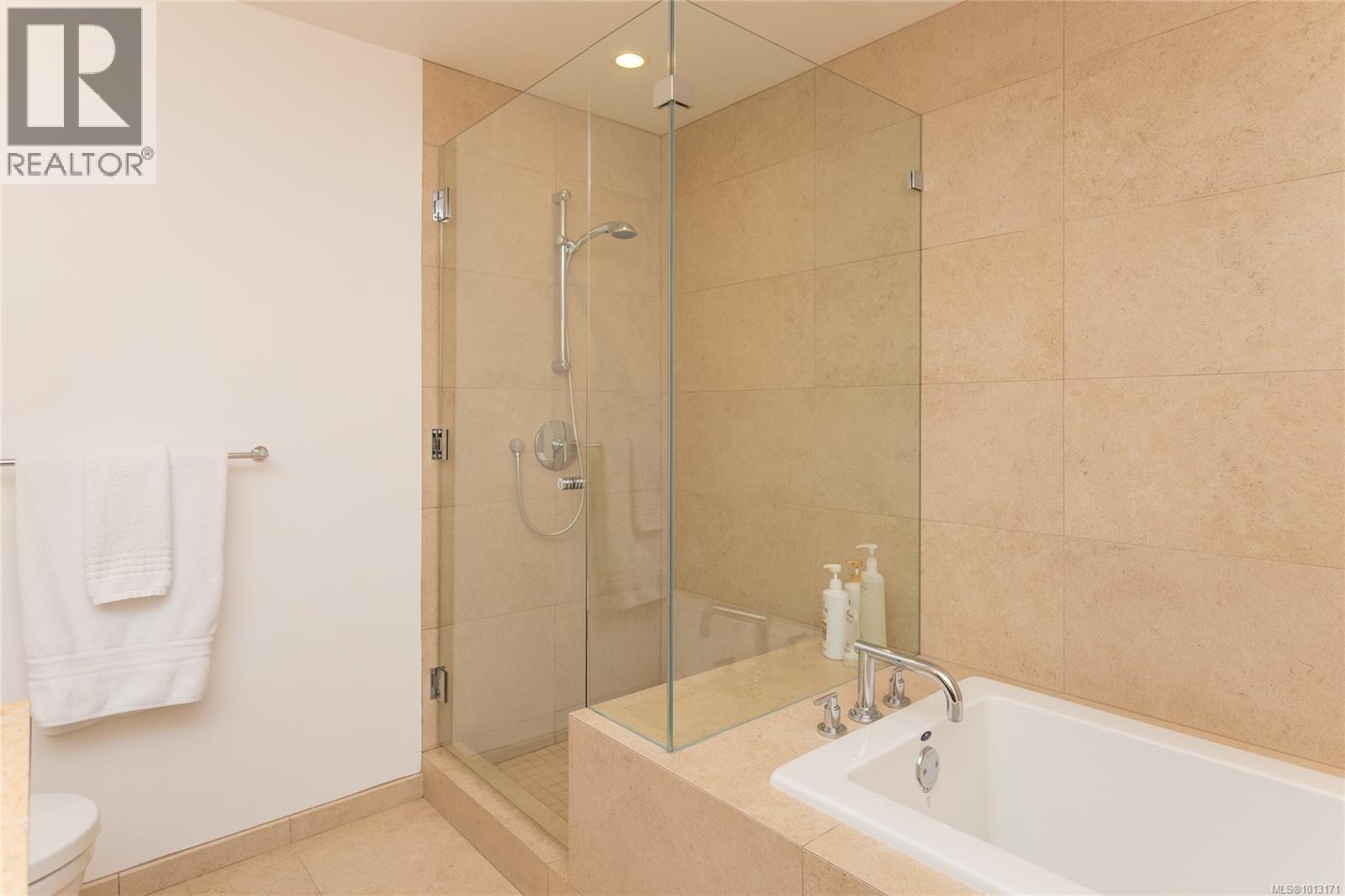 510 100 Saghalie Road, Victoria