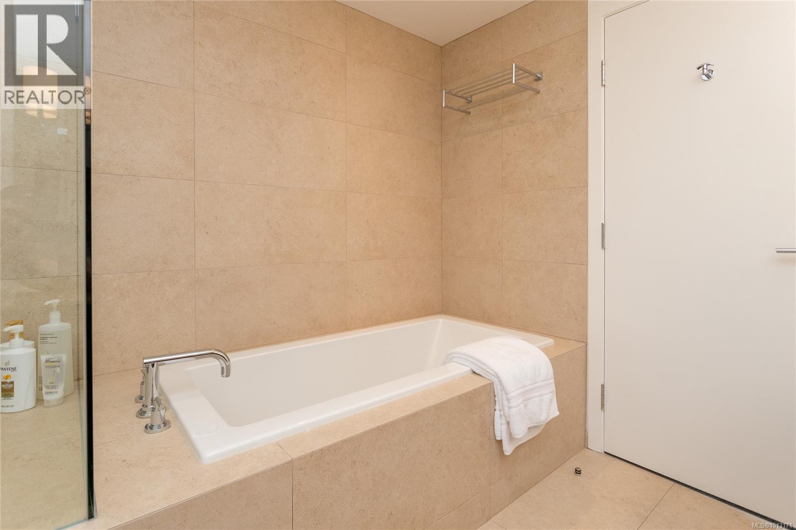 510 100 Saghalie Road, Victoria