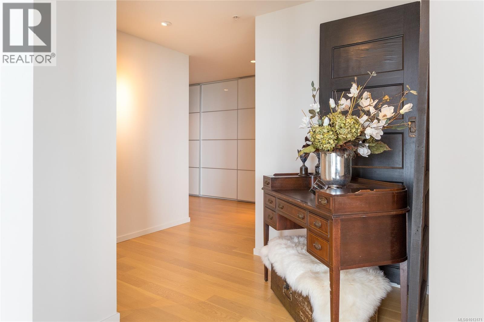 510 100 Saghalie Road, Victoria