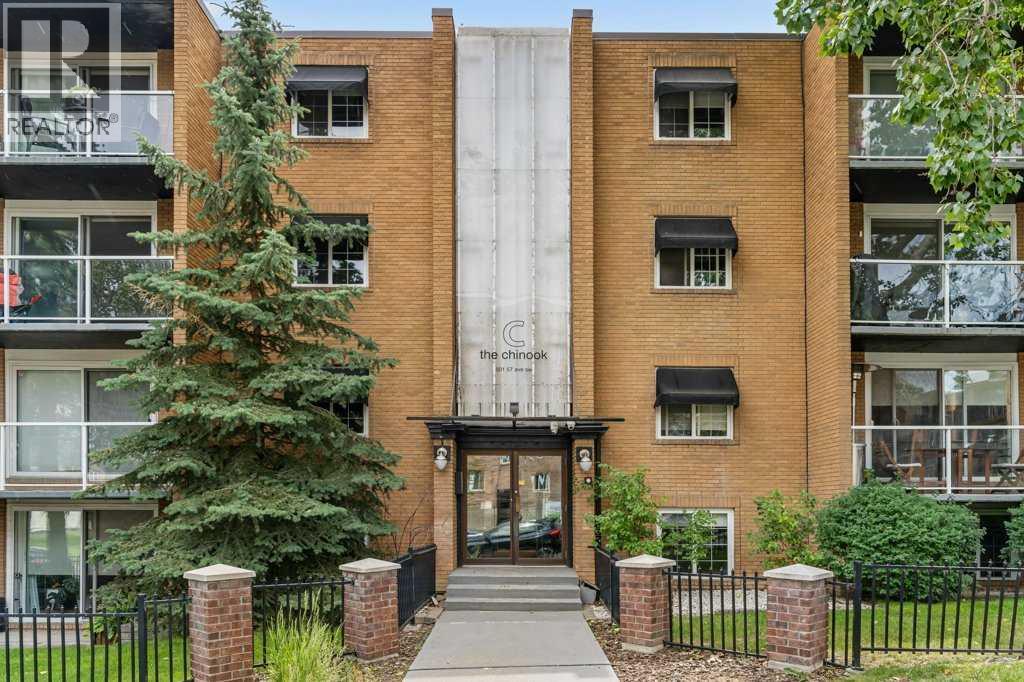 Single Family House for Sale in    Avenue SW Windsor Park Calgary 