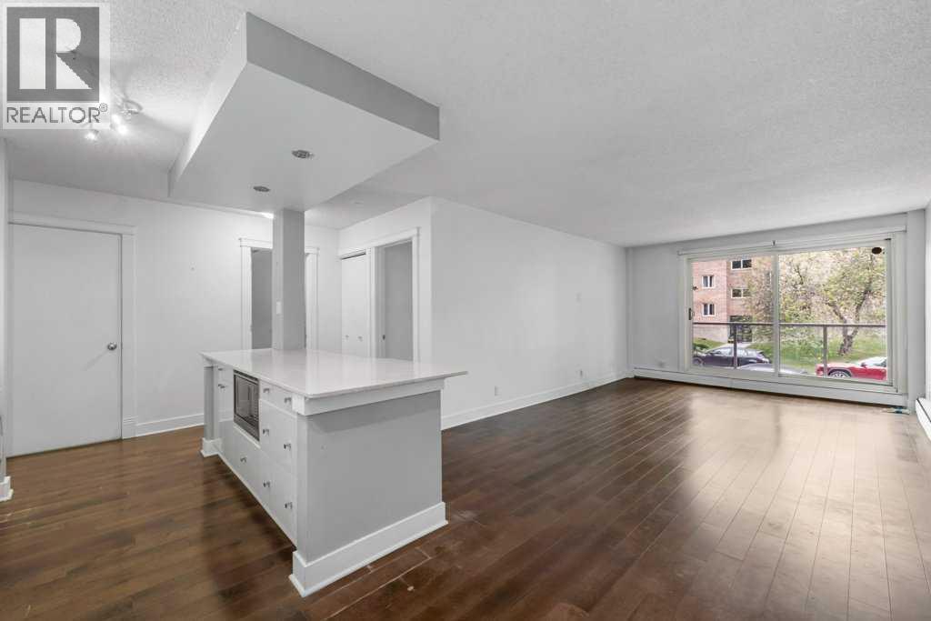 Single Family House for Sale in    Avenue SW Windsor Park Calgary 