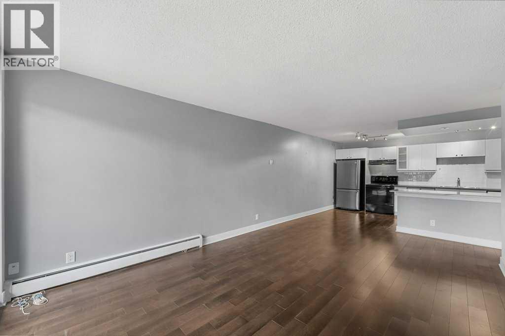 Single Family House for Sale in    Avenue SW Windsor Park Calgary 