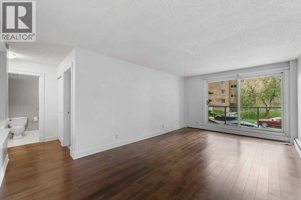 Single Family House for Sale in    Avenue SW Windsor Park Calgary 