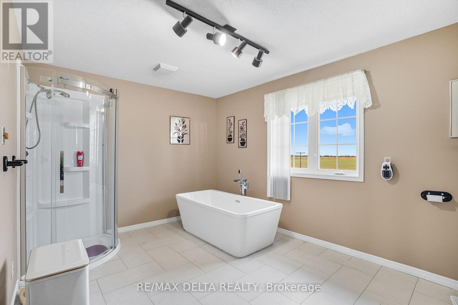 4254 CONC 20 CONCESSION - 23