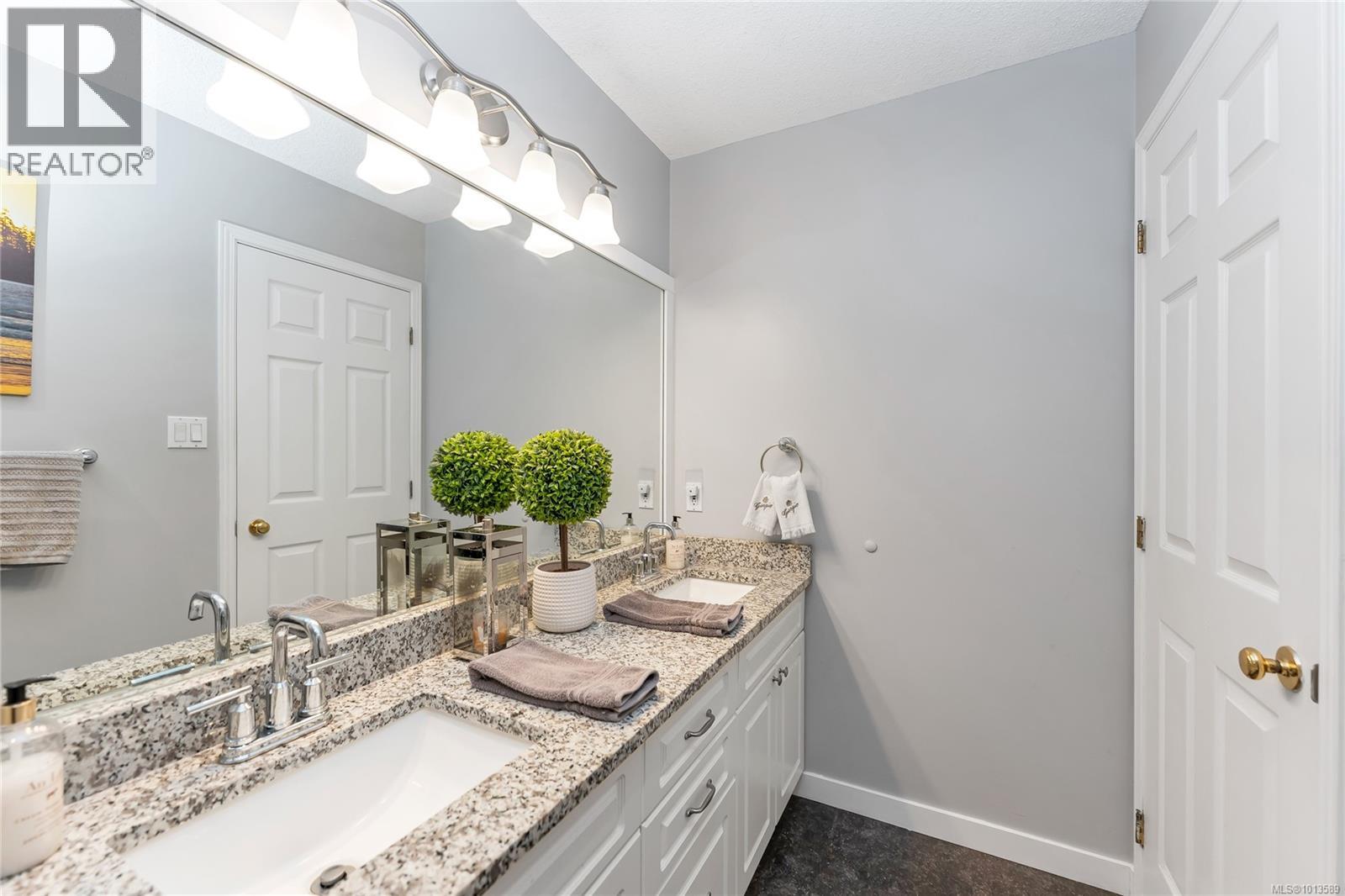 3350 Redden Rd, Nanoose Bay