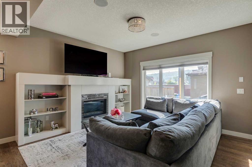 Single Family House for Sale in    Avenue NW Montgomery Calgary 