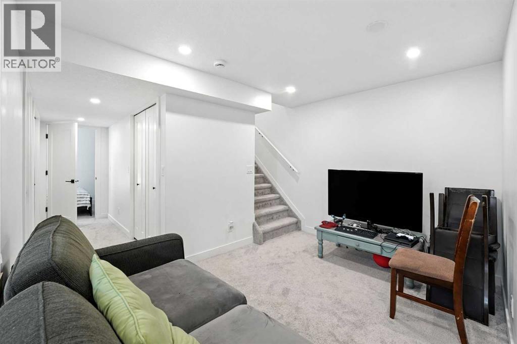 Single Family House for Sale in   Avenue NE Winston Heights/Mountview Calgary 