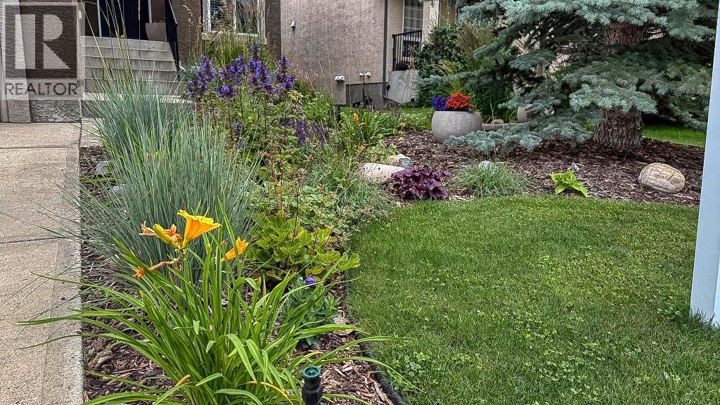 Single Family House for Sale in  Tuscany Estates Drive NW Tuscany Calgary 