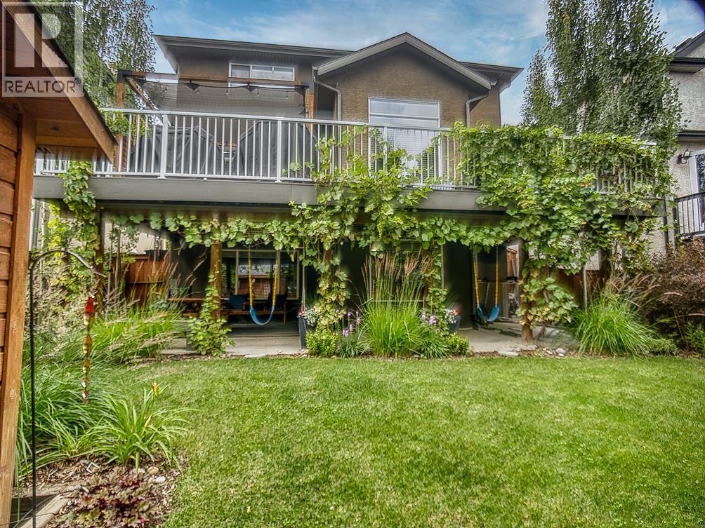 Single Family House for Sale in  Tuscany Estates Drive NW Tuscany Calgary 