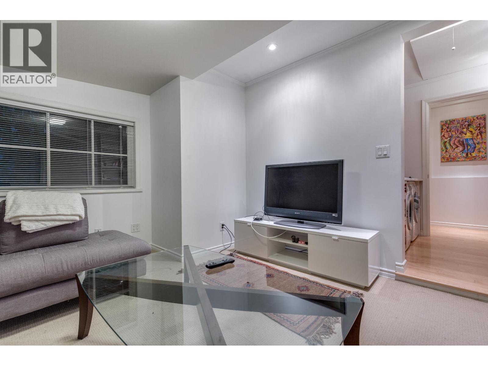 6431 ROSEBERY AVENUE, West Vancouver