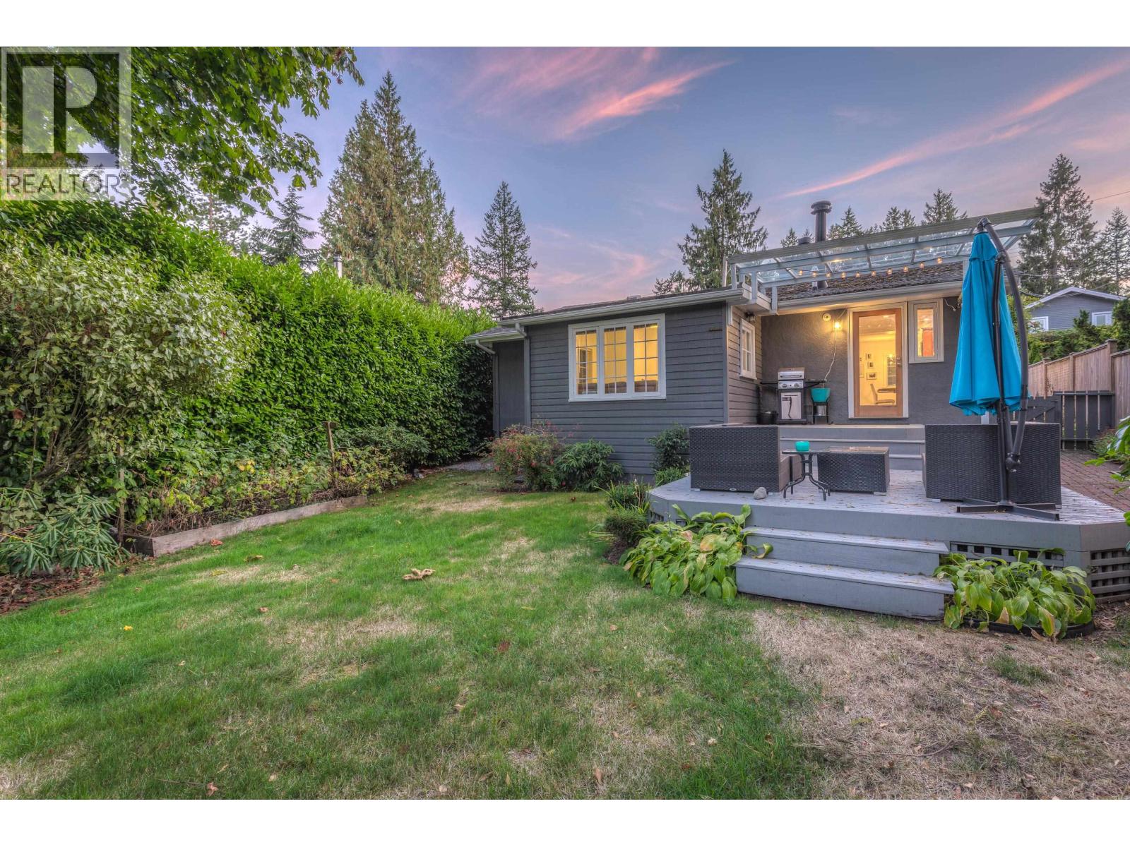6431 ROSEBERY AVENUE, West Vancouver