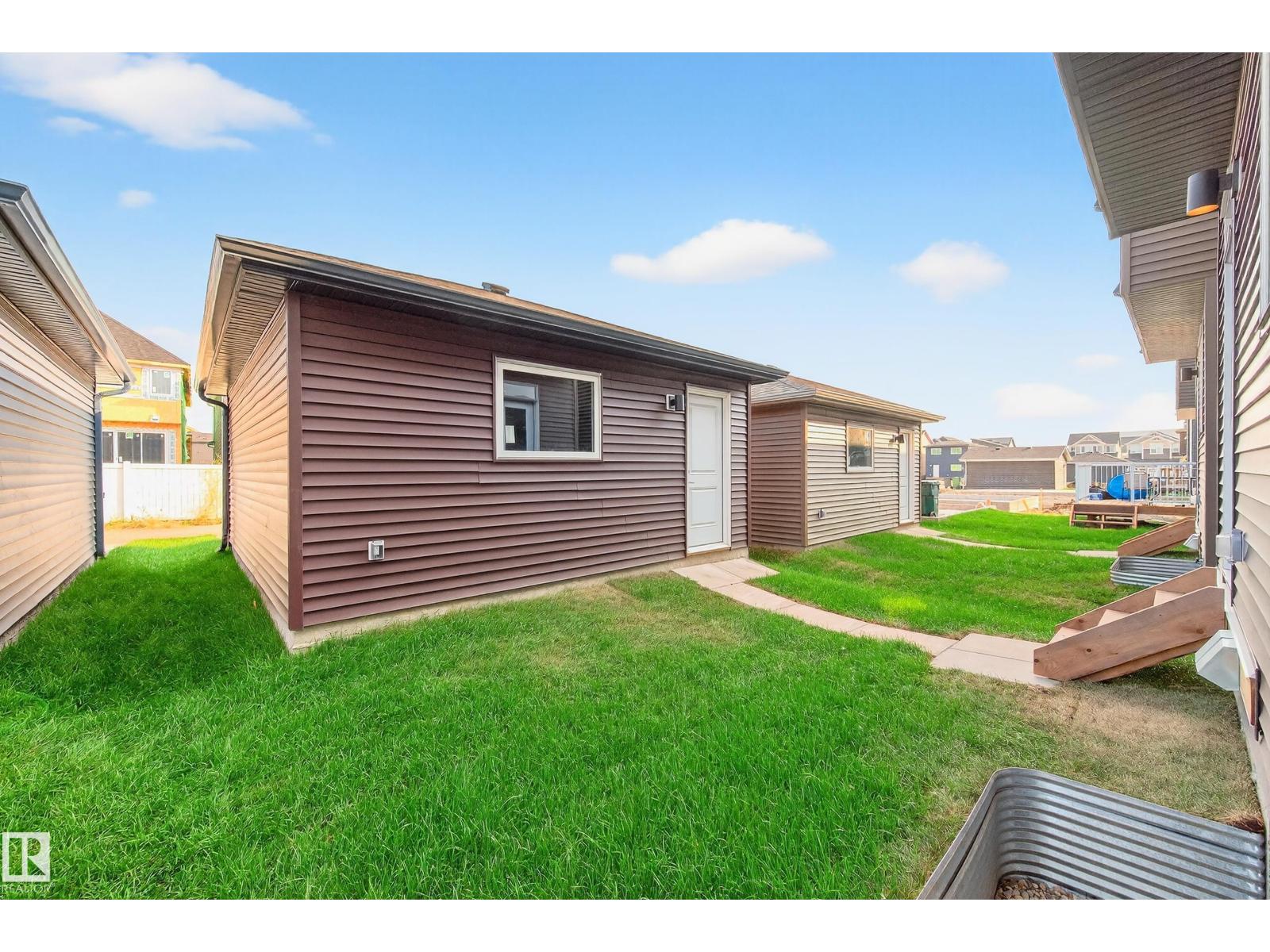 702 Southfork DR, Leduc