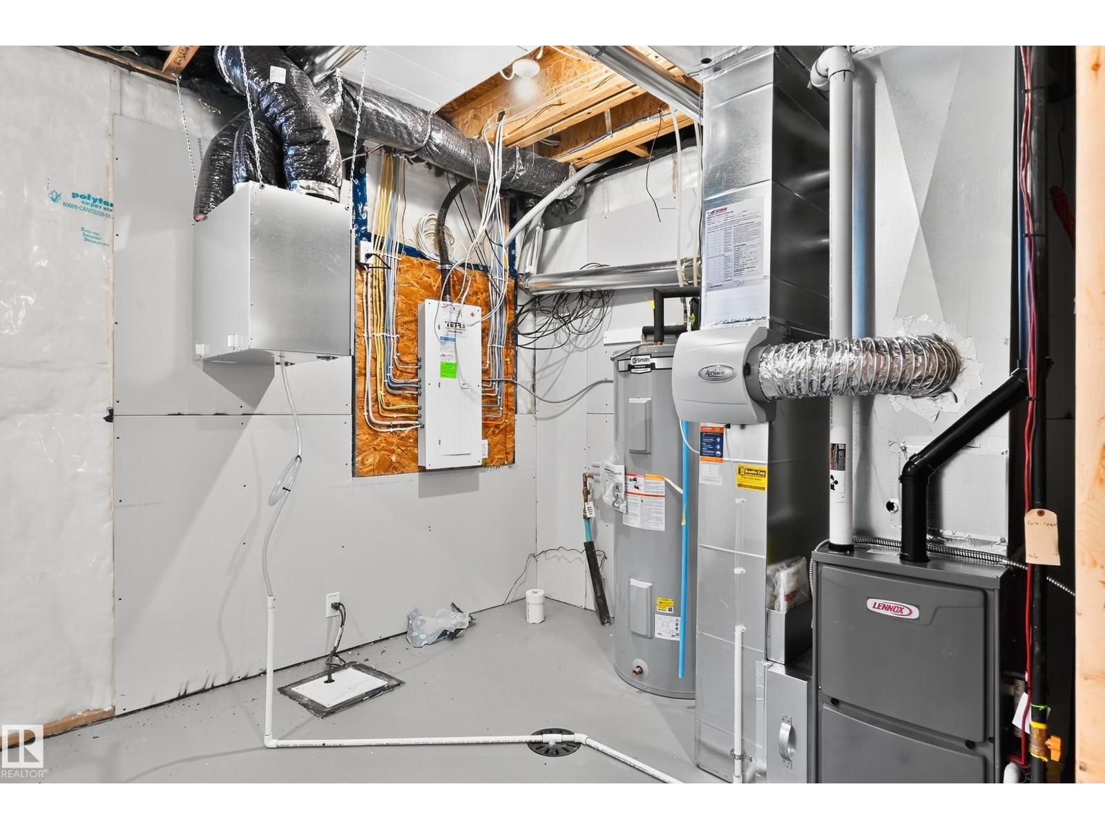 702 Southfork DR, Leduc