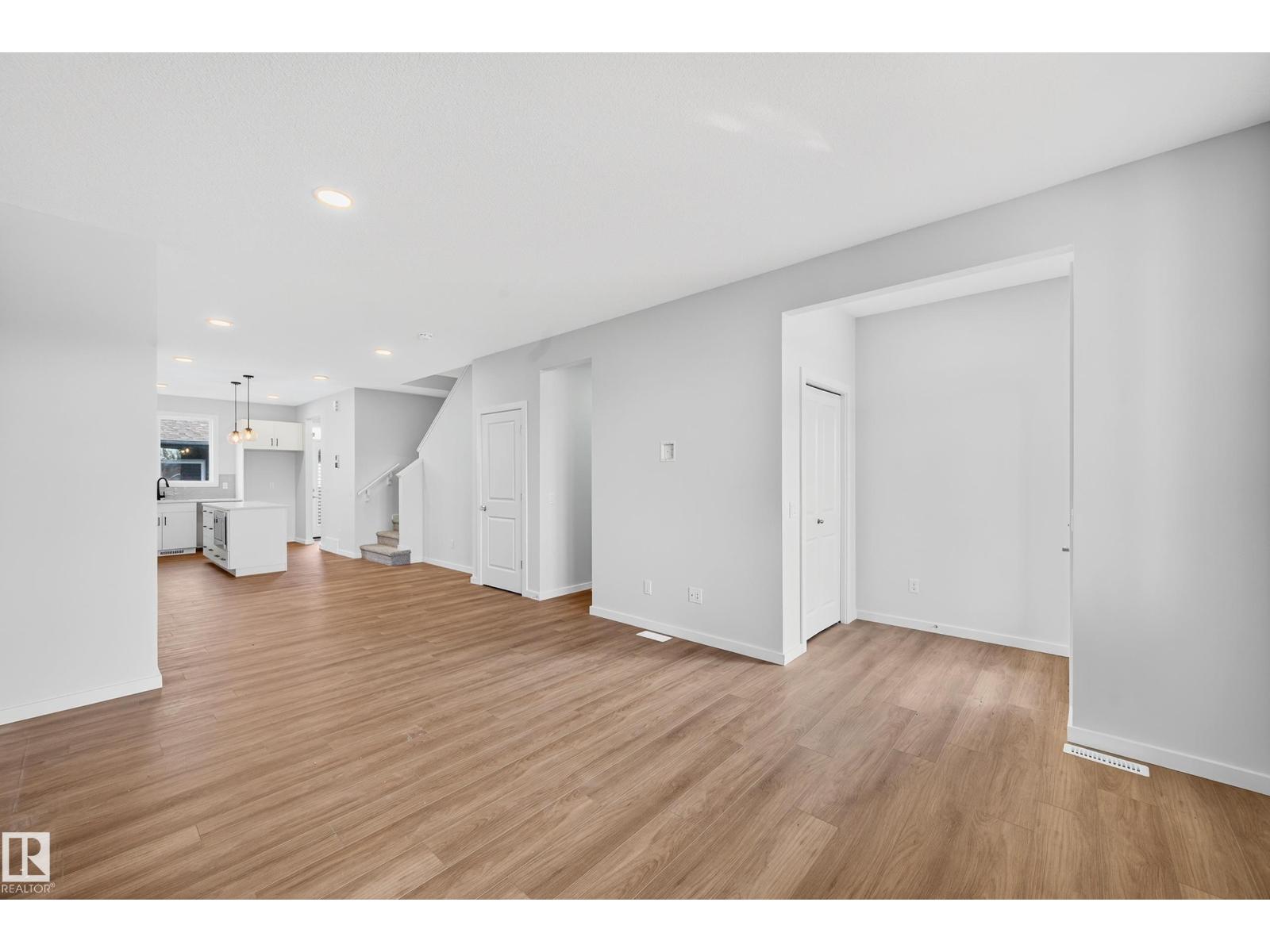 702 Southfork DR, Leduc